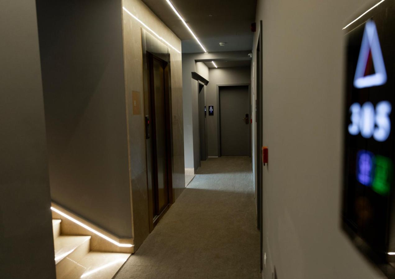 Hotel Opera Пристина Екстериор снимка