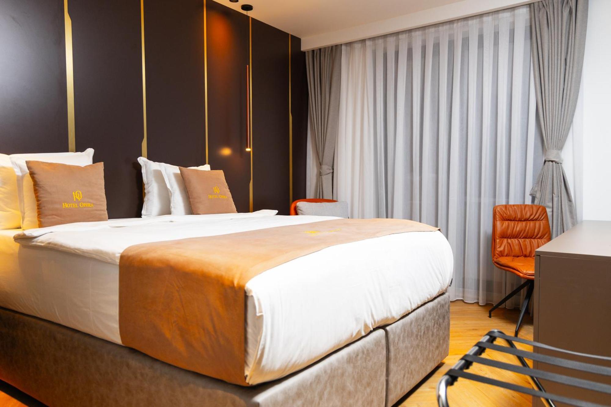 Hotel Opera Пристина Екстериор снимка
