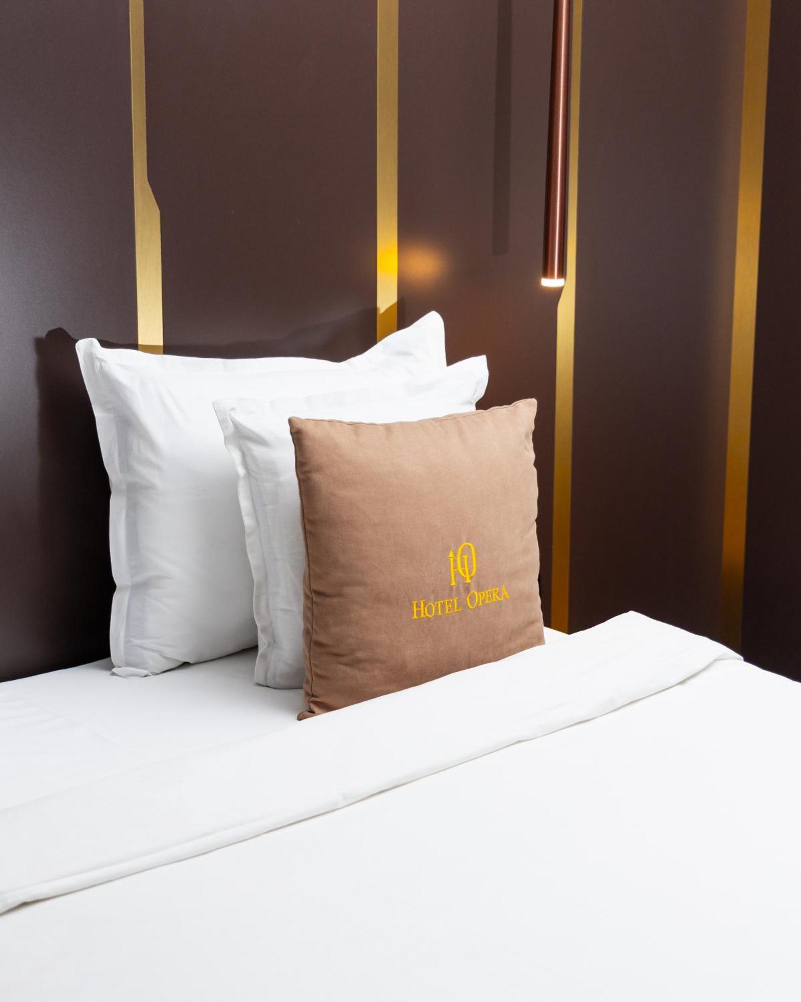Hotel Opera Пристина Екстериор снимка