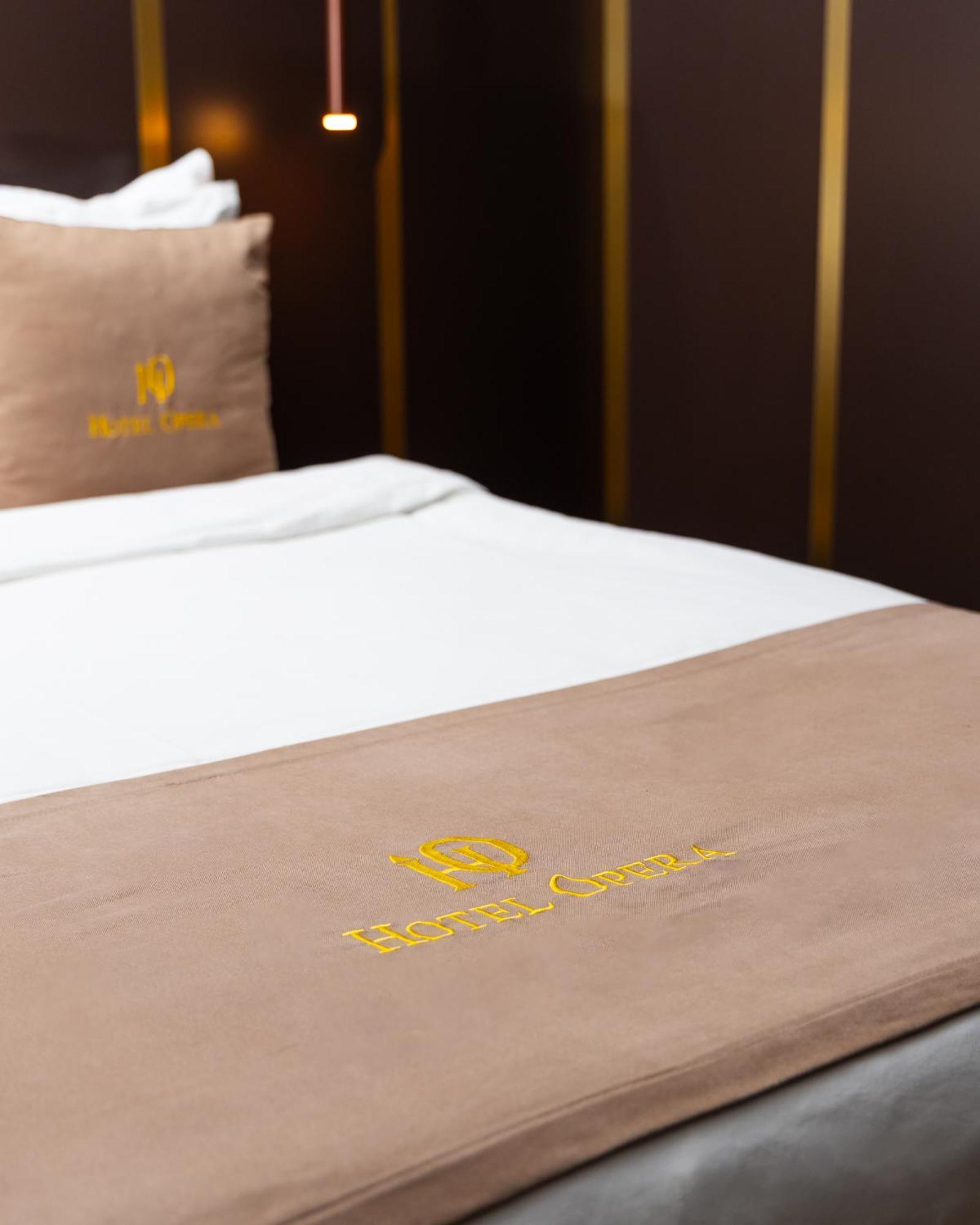 Hotel Opera Пристина Екстериор снимка