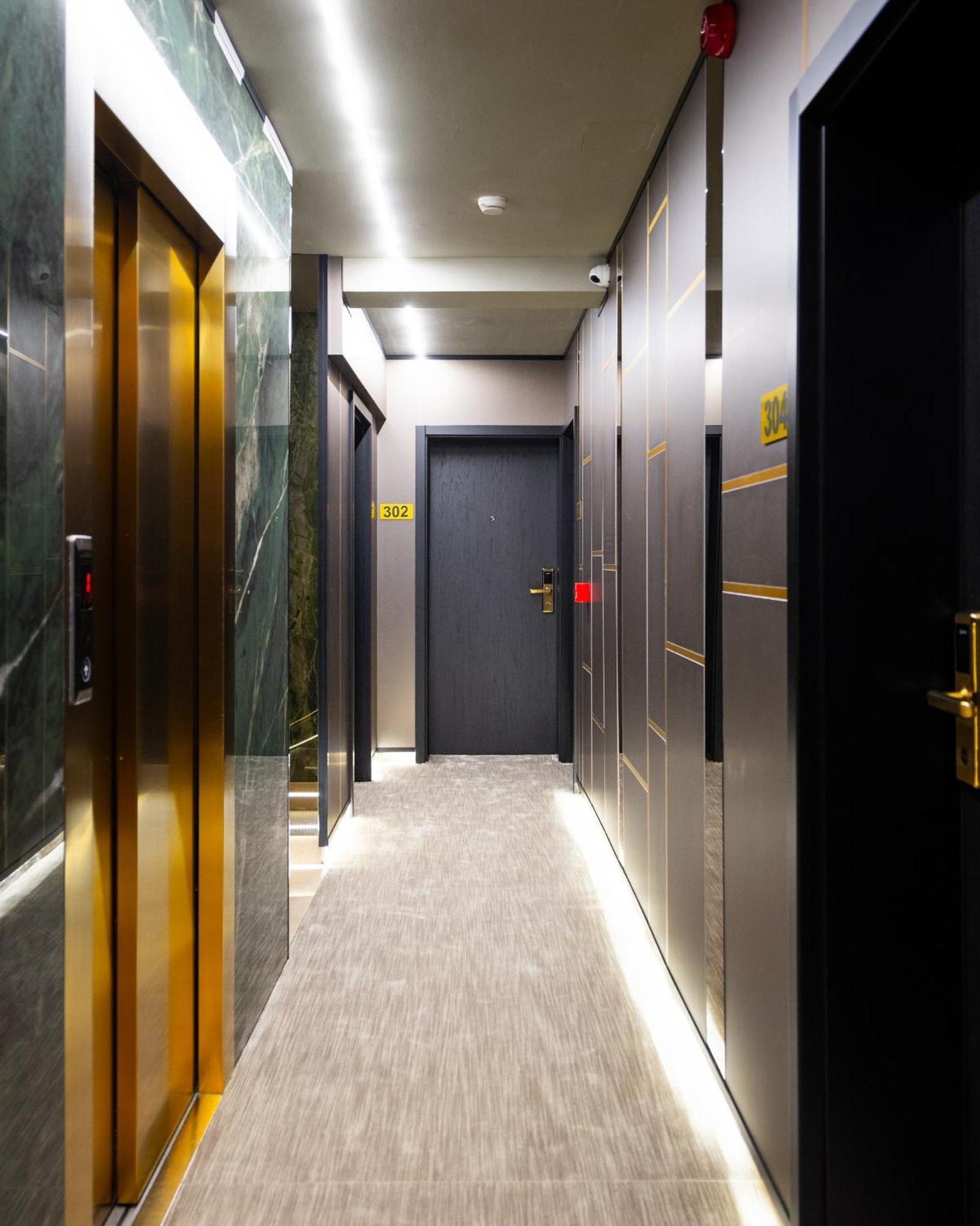 Hotel Opera Пристина Екстериор снимка