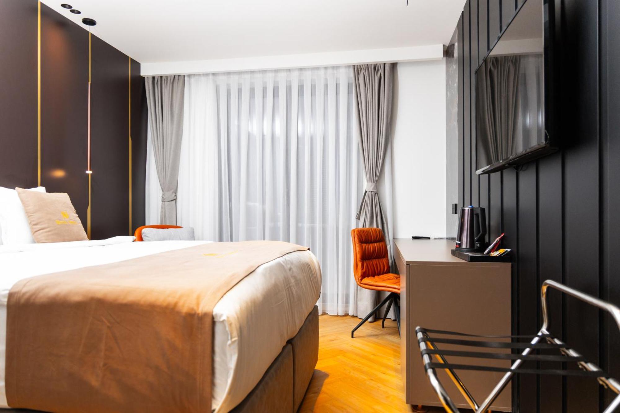 Hotel Opera Пристина Екстериор снимка