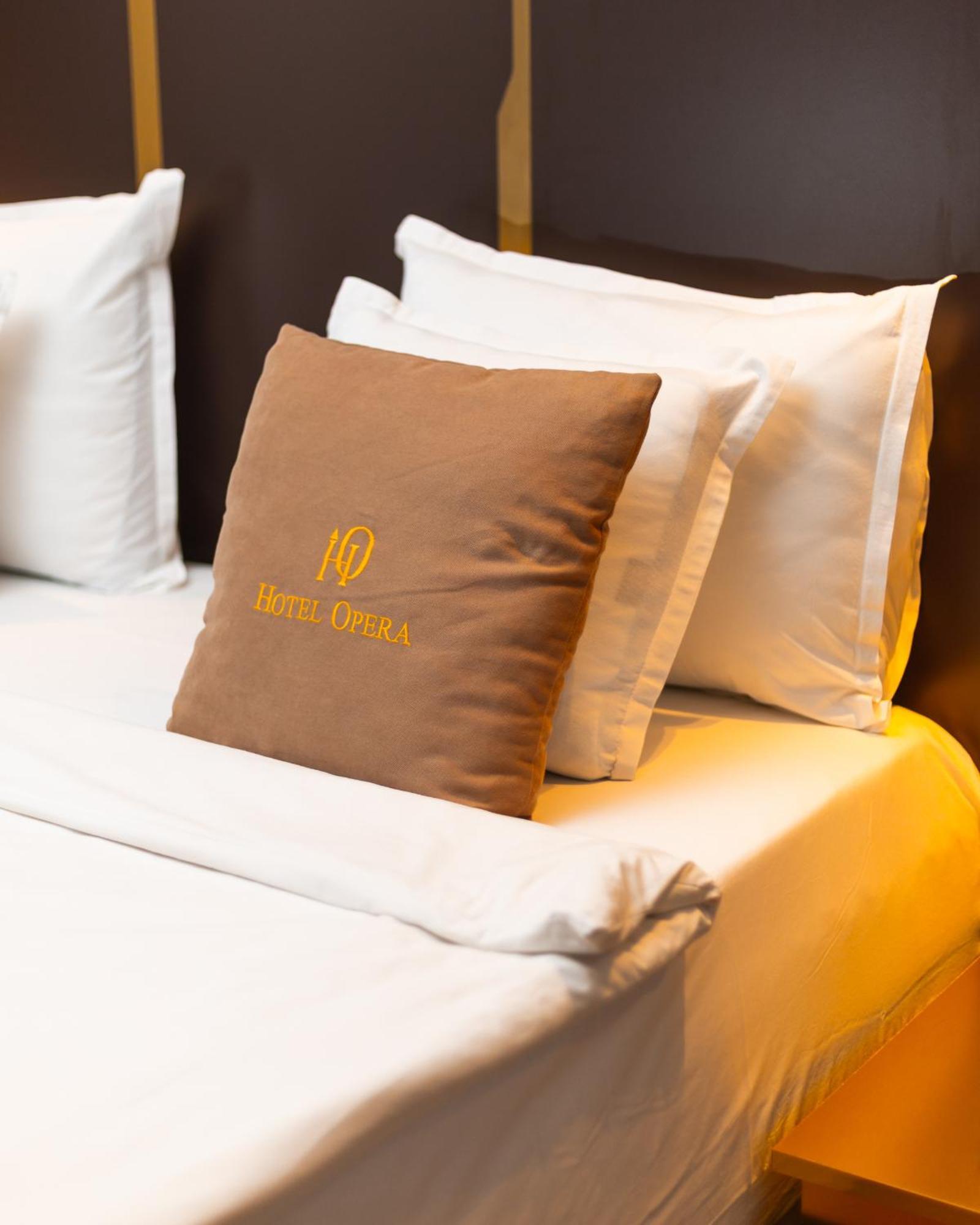Hotel Opera Пристина Екстериор снимка