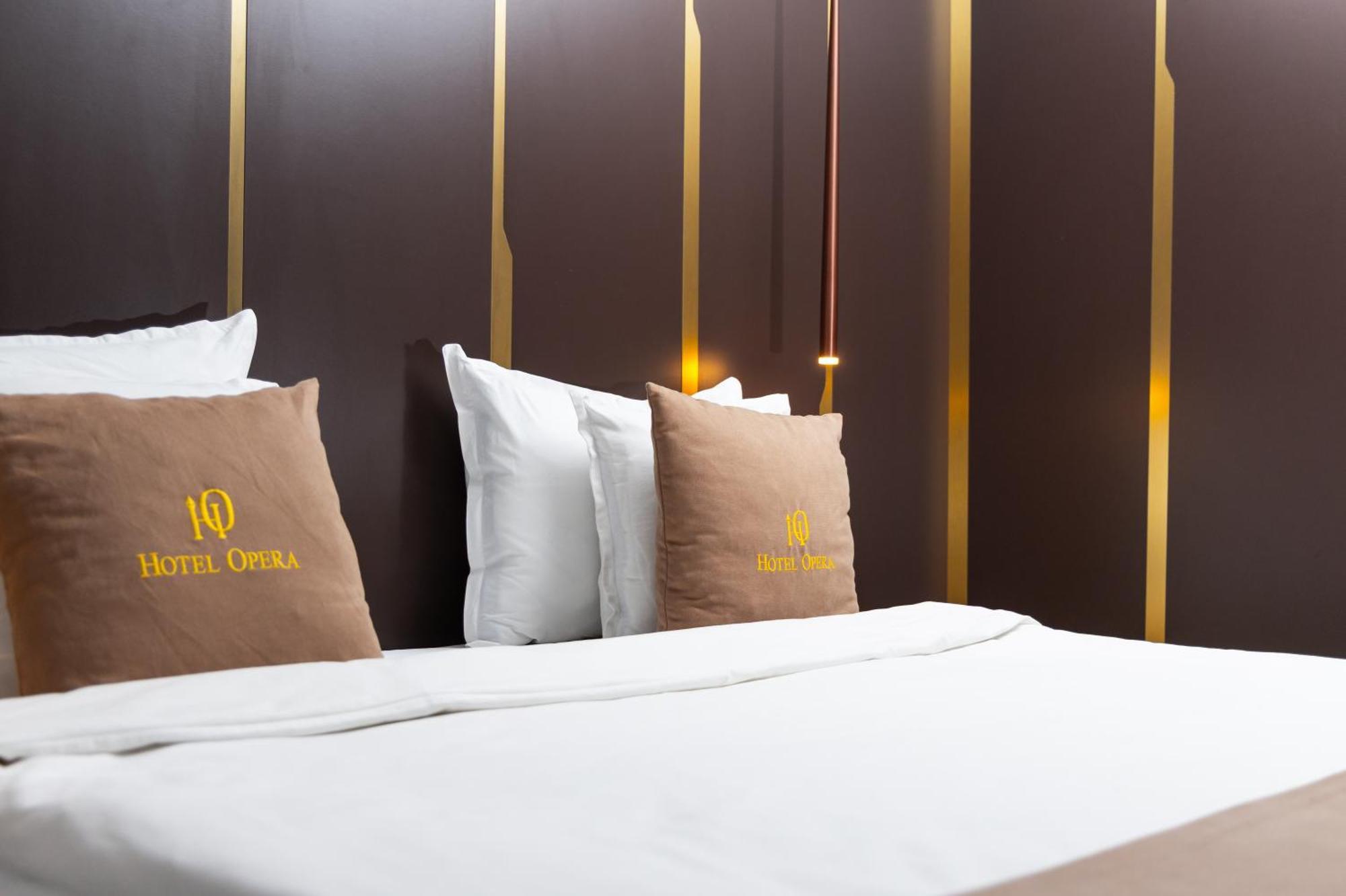 Hotel Opera Пристина Екстериор снимка