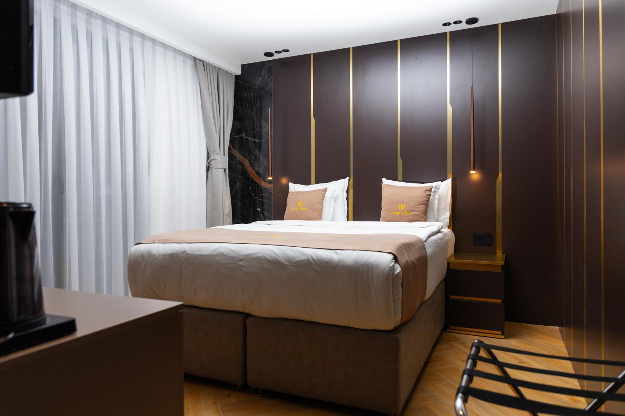 Hotel Opera Пристина Екстериор снимка