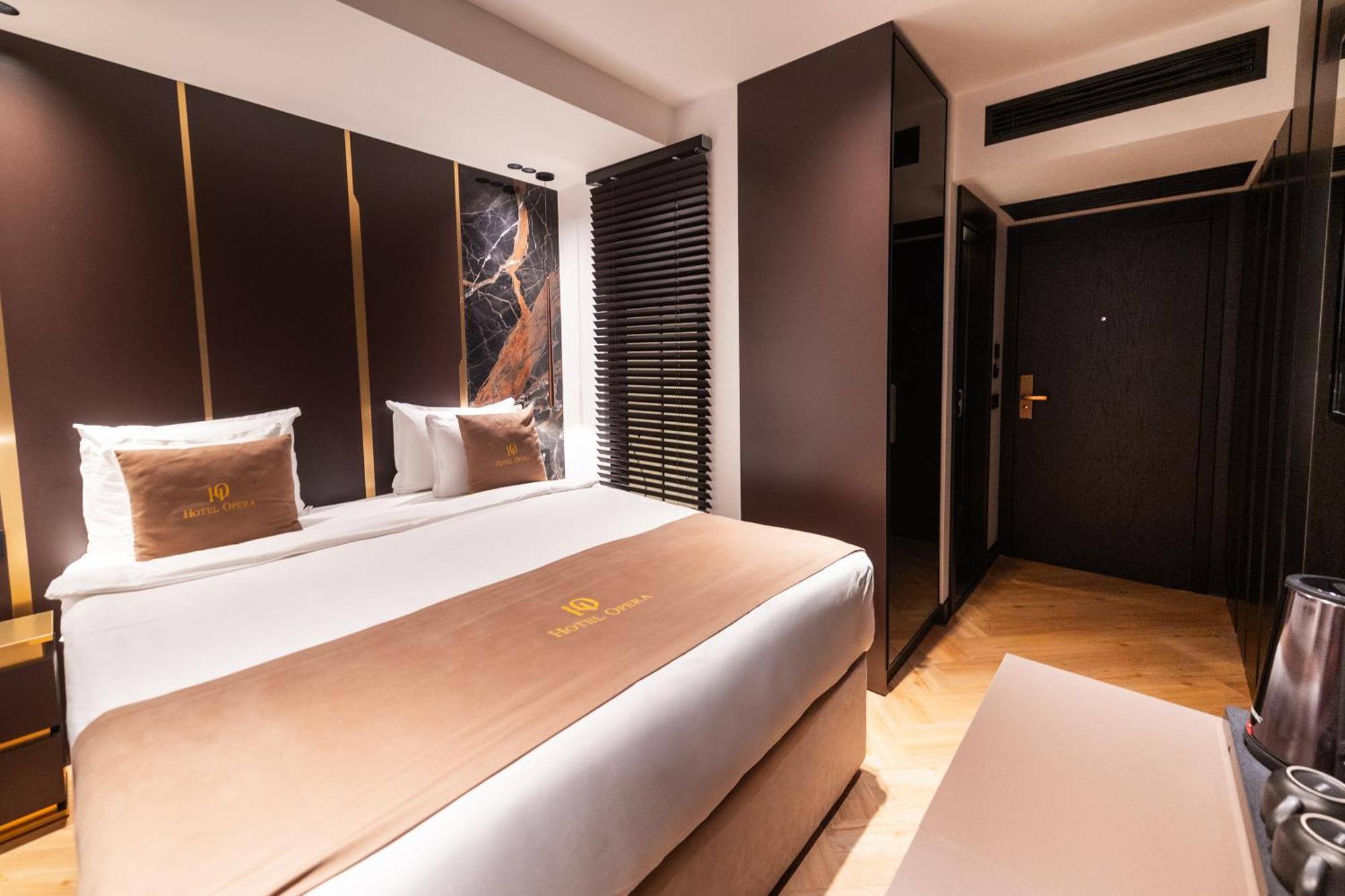 Hotel Opera Пристина Екстериор снимка