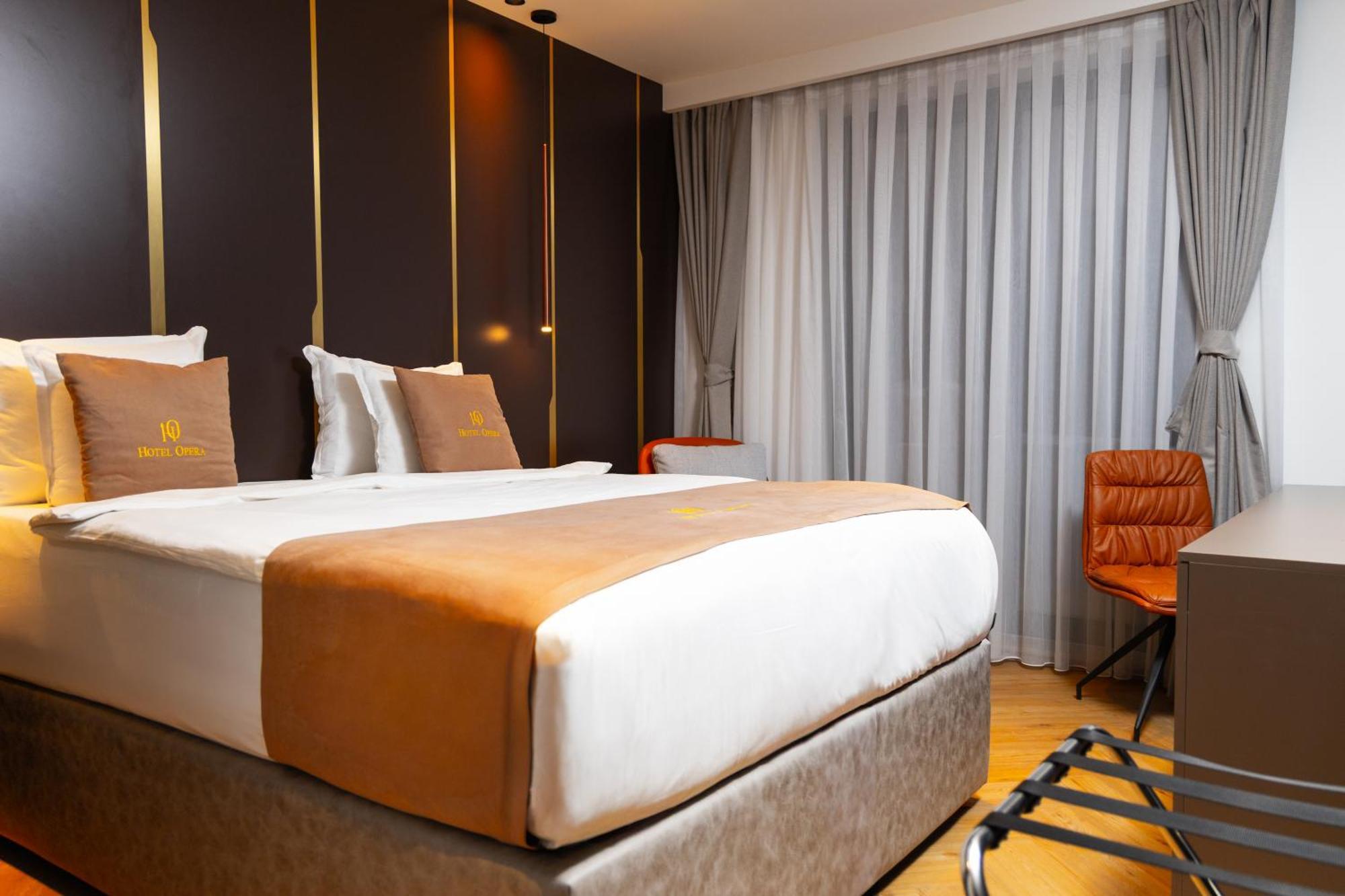 Hotel Opera Пристина Екстериор снимка